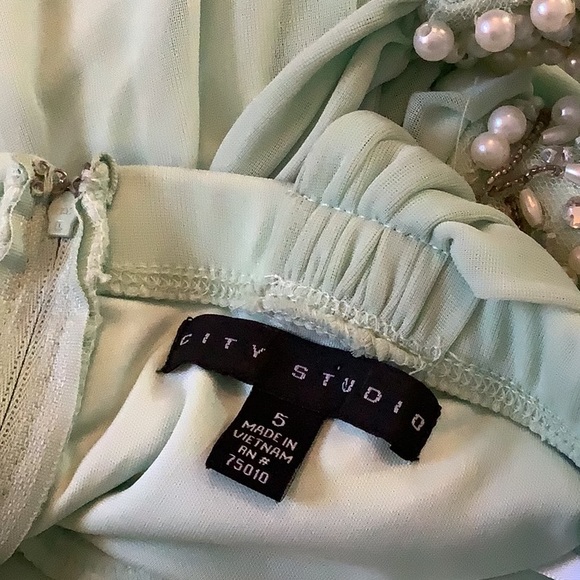 City Studio Formal Jeweled Green Gown Size 5 Junior - Picture 7 of 11